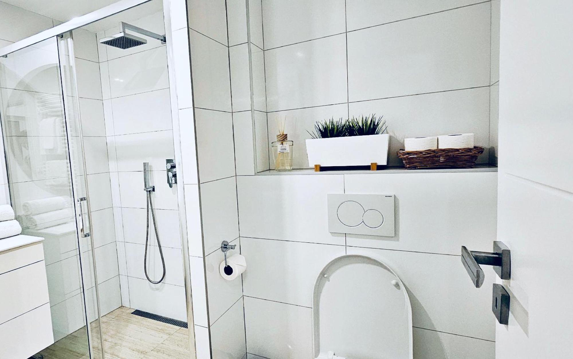 Apartment Holata 201 *